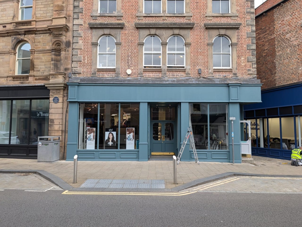 Shopfront decorating
